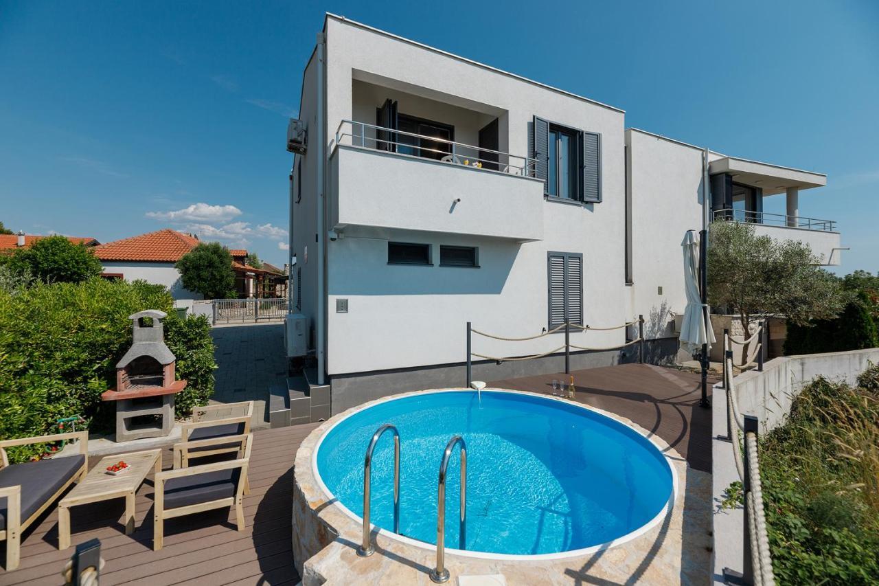 Malo Ferienvilla Privlaka, Pool, Boje, Wi-Fi, Wallbox Privlaka  Zewnętrze zdjęcie
